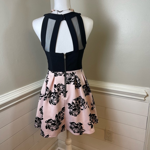 Crystal Doll Black & Blush Pink Flocked Floral Dress 7 (jrs.) FREE SHIP - Picture 3 of 5